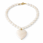 Collana con perline e cuore in resina