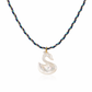 Collana con cordino in cotone e cigno in madreperla