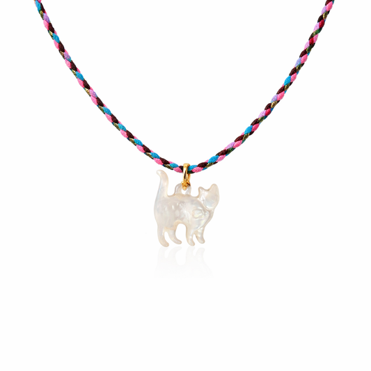 Collana con cordino in cotone e gatto in madreperla