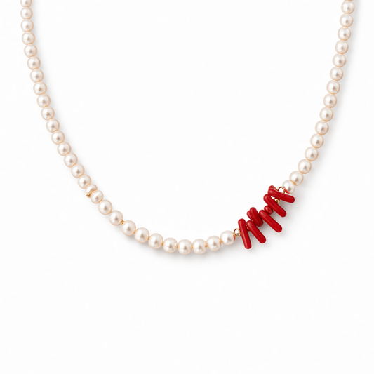 Collana con perle di fiume e chips in pasta di corallo