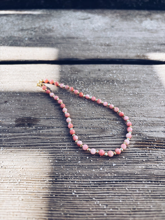 Cavigliera in pasta di corallo rosa e hematite - Dettagli di Moda