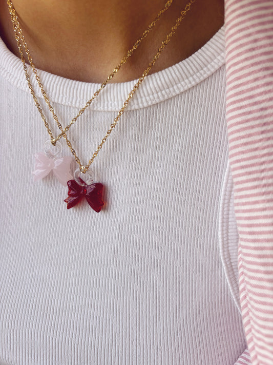 Collana con catena in acciaio e fiocco in vetro