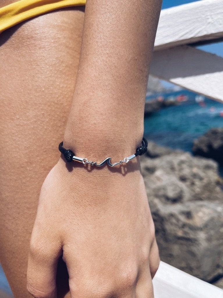 Bracciale con cordoncino e onda