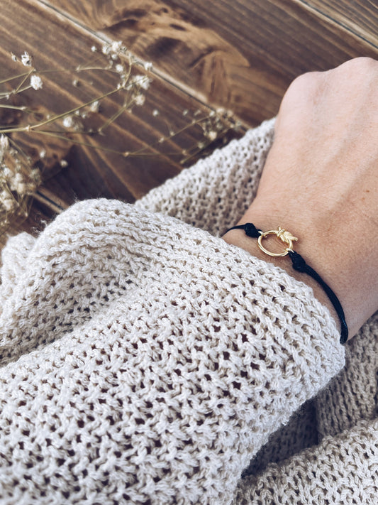 Bracciale con cordoncino e nodo - Dettagli di Moda